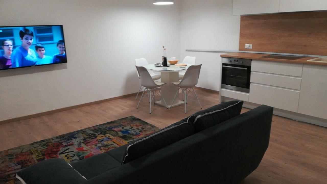 Centar Guest House Makarska Esterno foto
